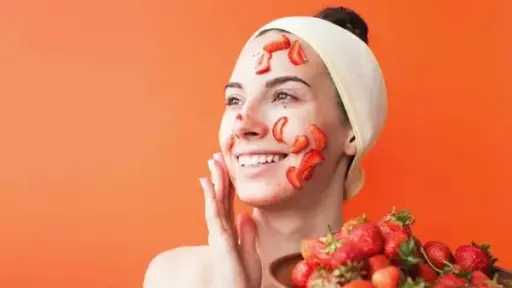 الفراولة.. سر الجمال الطبيعي لبشرة مشرقة وصحية
