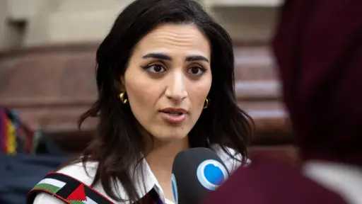 بسبب غزة.. اعتقال الدكتورة رحمة العدوان في بريطانيا