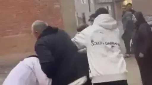 شاب ووالده يعتدون على طالبة بسبب خلافات الميراث في الشرقية