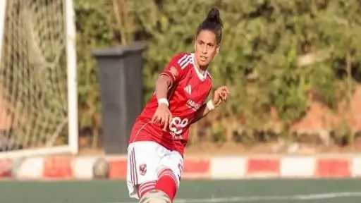 الأهلي يدرس عدم تجديد عقد أسماء علي مع الفريق النسائي بعد أداء... الأهلي يدرس عدم تجديد عقد أسماء علي مع الفريق النسائي بعد أداء مخيب للآمال