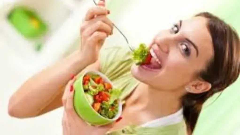 الأطعمة الصحية.. وجه آخر للقصة قد يضر القلب مع الإفراط