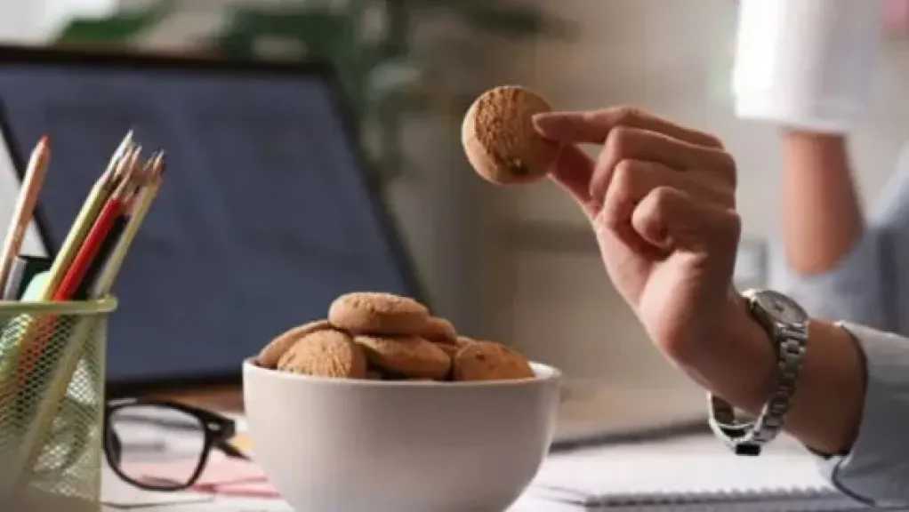 حول قشور الموز إلى بسكويت صحي ولذيذ.. وصفة مبتكرة