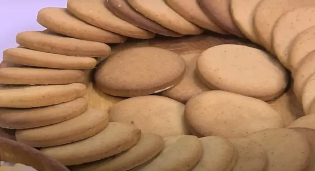 بسكويت الزنجبيل والقرفة