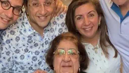 رحيل والدة الفنان هاني رمزي بعد معاناة مع المرض