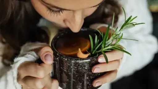 أعشاب طبيعية تعزز صحة الجهاز التنفسي وتساهم في توسعة الشعب الهوائية خلال الشتاء