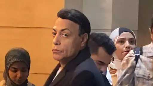 محمد الغيطي يقدم واجب العزاء في والدة الفنان هاني رمزي