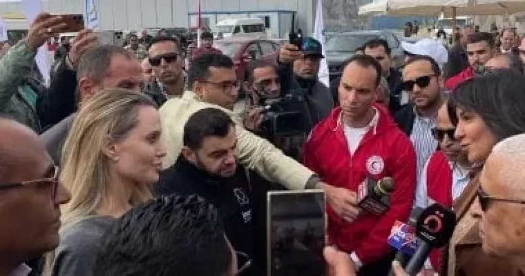 أنجلينا جولي تزور شمال سيناء لدعم الجهود الإنسانية وتفقد المصابين الفلسطينيين