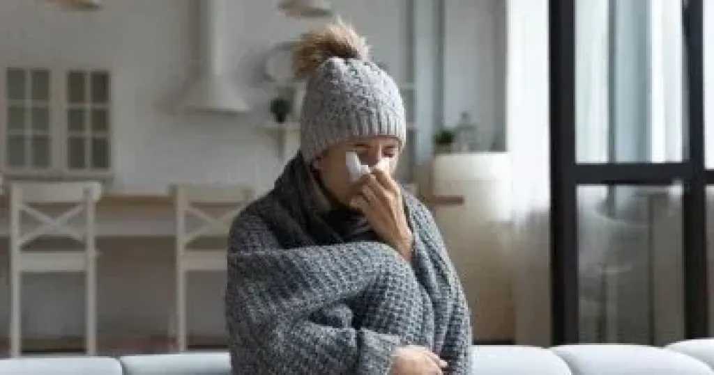 زنجبيل وعسل.. الحل التقليدي الفعال للتغلب على السعال ونزلات البرد