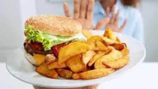 أطعمة يومية شائعة قد تُلحق الضرر بالمعدة.. هل ترتكب هذه العادات دون... أطعمة يومية شائعة قد تُلحق الضرر بالمعدة.. هل ترتكب هذه العادات دون أن تدري؟