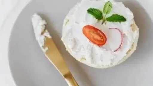 طريقة عمل الجبن القريش في المنزل بسهولة وبمذاق شهي طريقة عمل الجبن القريش في المنزل بسهولة وبمذاق شهي