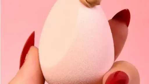 خطوات فعالة لإخفاء دوالي الساقين بمظهر طبيعي باستخدام المكياج