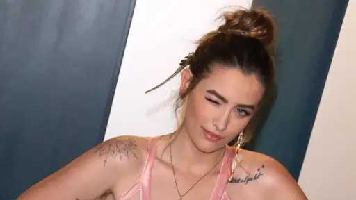 ابنة أسطورة الموسيقى الراحل مايكل جاكسون تكشف عن تحديات التعافي من الإدمان