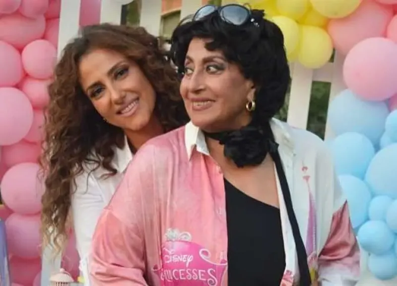 حنان مطاوع ووالدتها سهير المرشدي