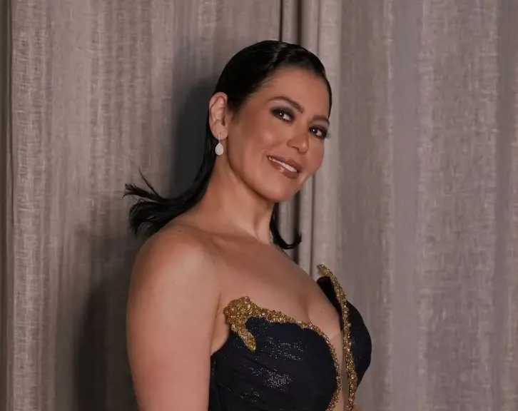 لقاء الخميسى تنفي جميع التصريحات حول زواج زوجها