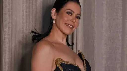 لقاء الخميسى تنفي جميع التصريحات حول زواج زوجها