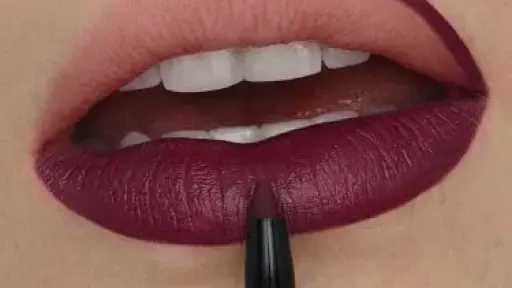 أحمر الشفاه المثالي.. دليل شامل لاختيار اللون الأفضل حسب لون بشرتك