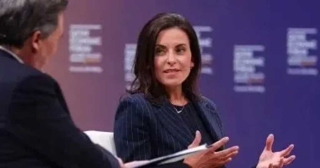 تعليق عاجل من ترامب بشأن بتعيين المصرية دينا باول كرئيسة لميتا