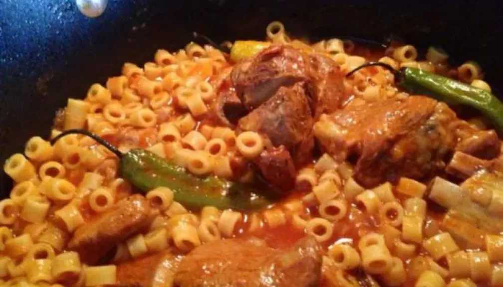 من العدس إلى السحلب.. الأطعمة الشتوية المفضلة على موائد المصريين لمواجهة البرد