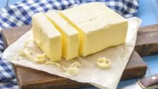 الزبدة أم الزيوت النباتية.. طبيبة شهيرة تكشف الحقائق الصحية وتفند الأخطاء الشائعة