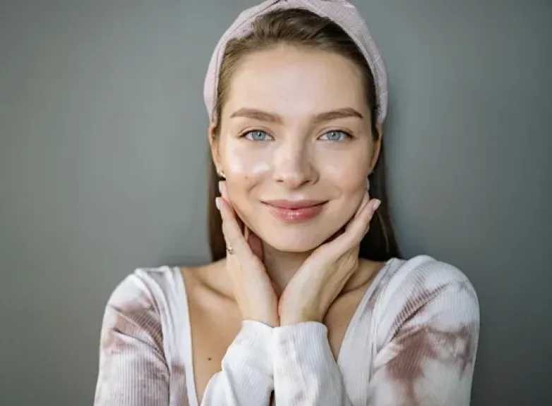 ابتكري سيروم وجه طبيعي في منزلك بسهولة.. ثلاث وصفات تناسب جميع أنواع البشرة