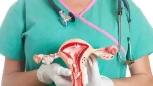 احمي نفسك.. أعراض شائعة قد تكون إنذاراً مبكراً لسرطان عنق الرحم