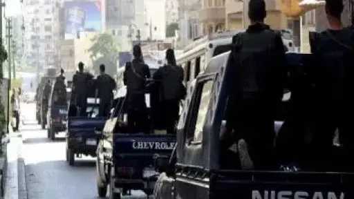 الأجهزة الأمنية تضبط شبكة لاستغلال تطبيقات الهواتف في أعمال منافية للآداب بالإسكندرية