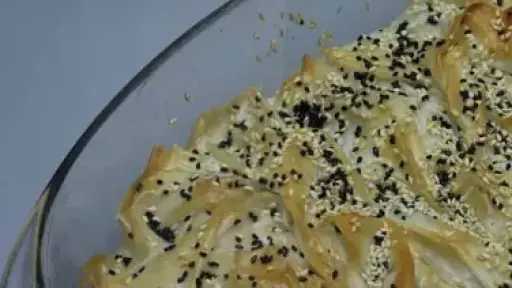 طريقة مبتكرة لتحضير جلاش بحشوة البطاطس والباذنجان.. مذاق شهي لا يُقاوم