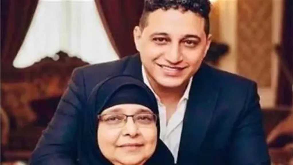 وصول جثمان والدة رضا البحراوي لمسجد عوارة بطنطا لأداء صلاة الجنازة