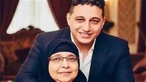 وصول جثمان والدة رضا البحراوي لمسجد عوارة بطنطا لأداء صلاة الجنازة