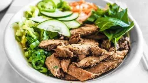 أطعمة خارقة تعيد الطاقة والنشاط.. خيارات مثالية لمحاربة الإرهاق