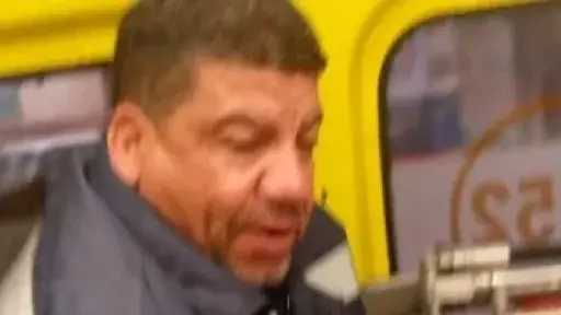 بطولة إنسانية.. مسعف وسائق ينقذان سيدة أثناء الولادة داخل سيارة الإسعاف بطولة إنسانية.. مسعف وسائق ينقذان سيدة أثناء الولادة داخل سيارة الإسعاف