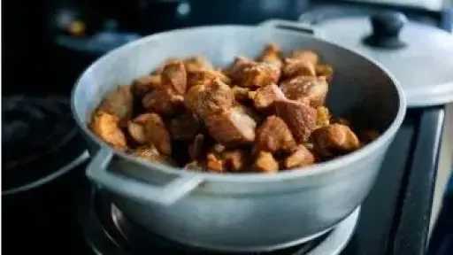 طاجن البطاطس باللحم.. وصفة شهية وخطوات بسيطة طاجن البطاطس باللحم.. وصفة شهية وخطوات بسيطة