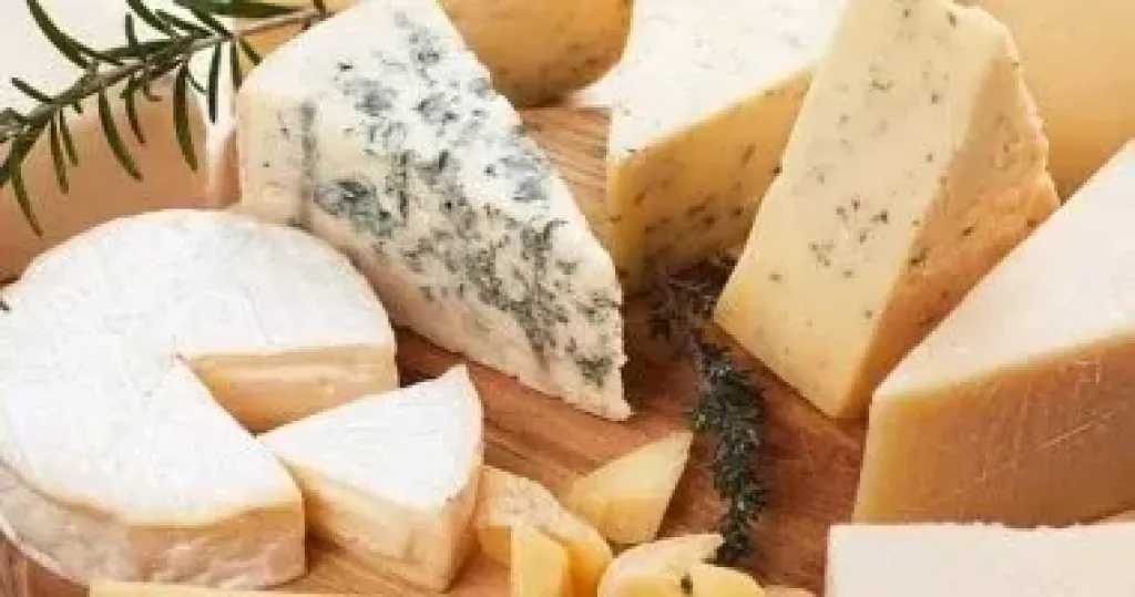 الحيلة السحرية لمنع تعفن الجبن الرومي.. خل أبيض يحل المشكلة بسهولة