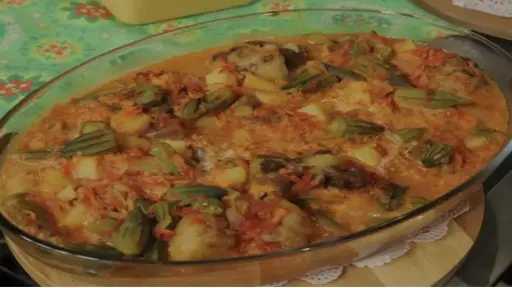 بامية بالعكاوي.. وصفة مميزة لتحضير طبق رئيسي شهي في منزلك