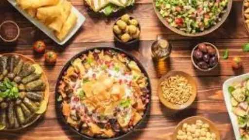 وصفات اقتصادية بـ 10 مكونات فقط.. طعام شهي ومغذي دون إرهاق الميزانية وصفات اقتصادية بـ 10 مكونات فقط.. طعام شهي ومغذي دون إرهاق الميزانية