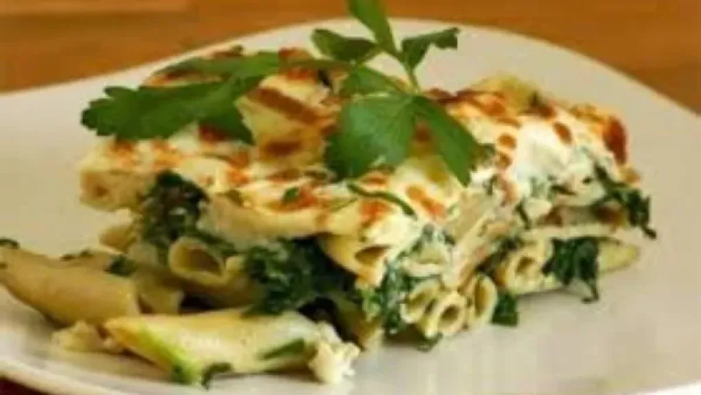 المكرونة بالجبن والسبانخ