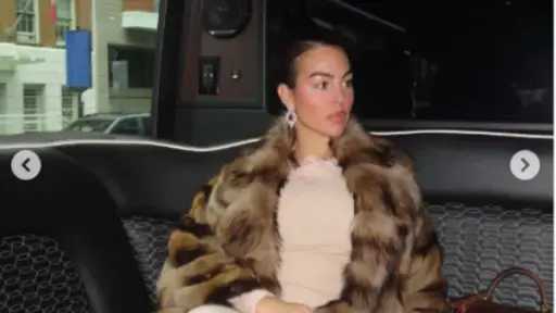 أناقة جورجينا رودريجيز تتألق في إطلالة ساحرة بأحدث ظهور لها على إنستجرام