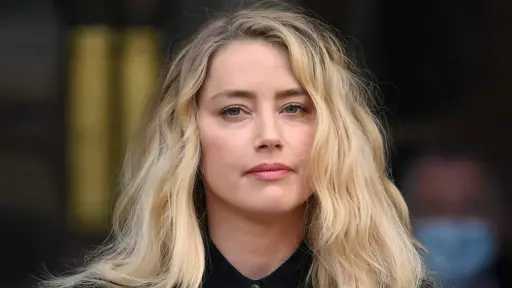 ‏سر غريب وراء ظهور أمبر هيرد تظهر في وثائقي جديد عن قمع النساء قانونيًا