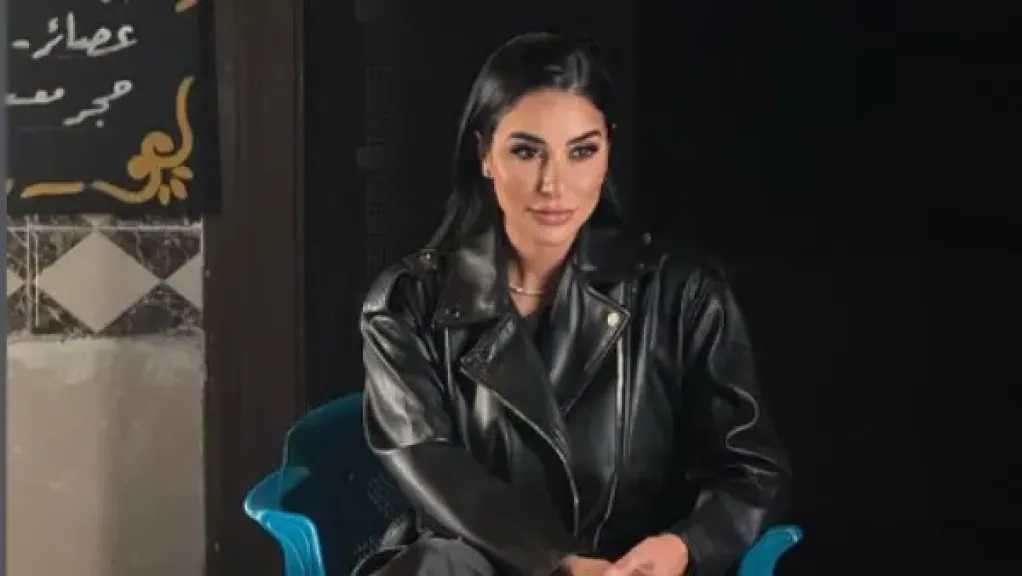 جوري بكر تُشعل الأجواء بإطلالة شتوية أنيقة في أحدث ظهور لها