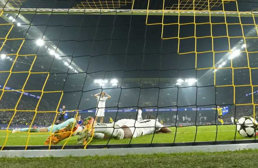 مباريات اليوم الأربعاء والبث المباشر.. الإثارة تتواصل في الدوريات العربية والأوروبية