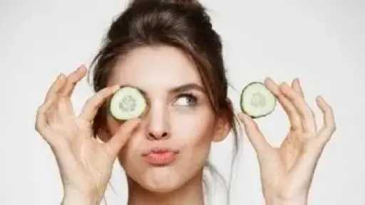 حل سحري لعينيك المتعبتين.. وصفات طبيعية لنضارة وإشراقة تدوم حل سحري لعينيك المتعبتين.. وصفات طبيعية لنضارة وإشراقة تدوم