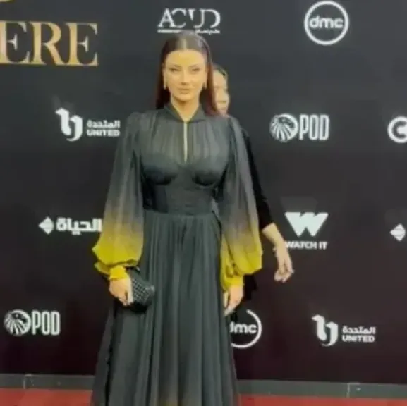 رضوى الشربيني تتألق على الريد كاربت في حفل المتحدة للخدمات الإعلامية