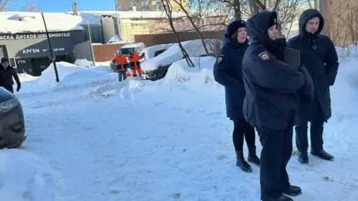 مصرع امرأة جراء سقوط كتلة جليدية من سطح مبنى سكني في موسكو