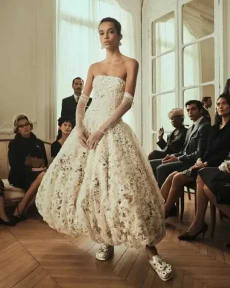 اتجاه جديد في عالم الزفاف.. السليبر يتصدر موضة العرائس لعام 2026