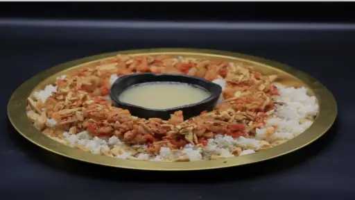 فتة الكوارع.. مذاق شعبي لا يُقاوم بمكونات وطريقة تحضير مثالية