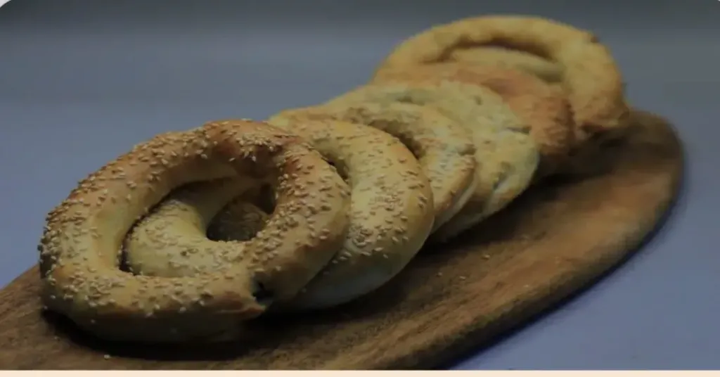 المعجنات المحشوة بالعجوة