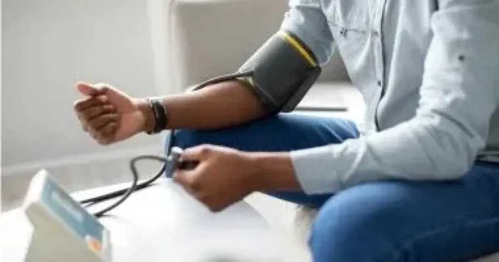 دراسة علمية تكشف: الرجال أكثر عرضة للإصابة بأمراض القلب قبل النساء بسبع سنوات