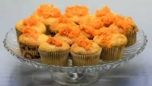 وصفة شهية.. طريقة تحضير كب كيك الجزر والقرفة بخطوات سهلة وصفة شهية.. طريقة تحضير كب كيك الجزر والقرفة بخطوات سهلة