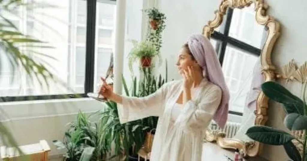 تعرفي على 5 وصفات طبيعية تغنيكِ عن مستحضرات التجميل الباهظة