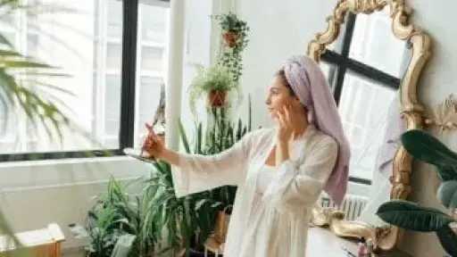 تعرفي على 5 وصفات طبيعية تغنيكِ عن مستحضرات التجميل الباهظة تعرفي على 5 وصفات طبيعية تغنيكِ عن مستحضرات التجميل الباهظة